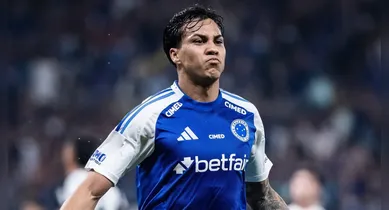 Imagem ilustrativa da notícia: Cruzeiro bate Corinthians e segue na luta por título