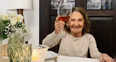 Imagem ilustrativa da notícia: Ícone da TV brasileira, Laura Cardoso completa 98 anos