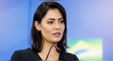 Imagem ilustrativa da notícia: Michelle Bolsonaro resistiu à operação da PF que apreendeu celular de Jair