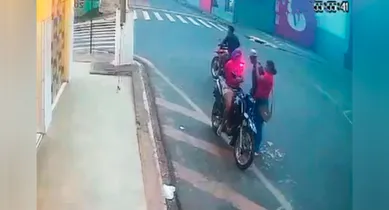 Imagem ilustrativa da notícia: PM prende suspeito e apreende motocicleta usada em série de roubos