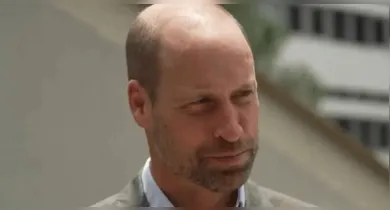 Imagem ilustrativa da notícia: Príncipe William se emociona ao ver foto de Diana ao lado de Huck