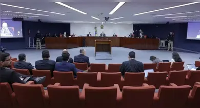 Imagem ilustrativa da notícia: STF decide nesta segunda (24) se Bolsonaro permanece preso preventivamente