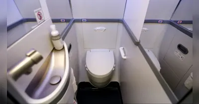 Passageiros criticam a exclusividade para clientes premium e questionam a falta de conforto para os demais viajantes.