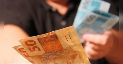 Servidores consideram o auxílio justo, enquanto críticos questionam se os recursos não poderiam ser destinados a áreas mais essenciais.