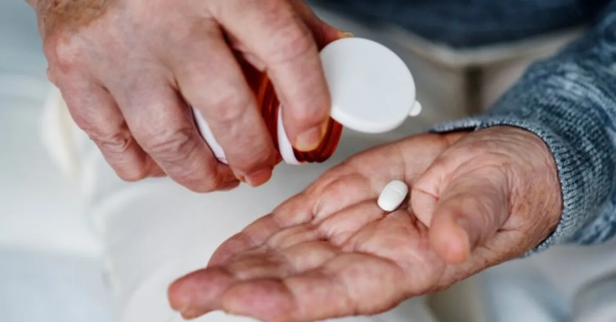 Os riscos da automedicação na terceira idade