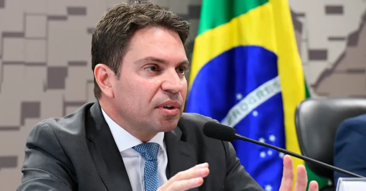 Imagem ilustrativa da notícia: PF diz que Alexandre Ramagem deixou o Brasil pela fronteira com a Guiana