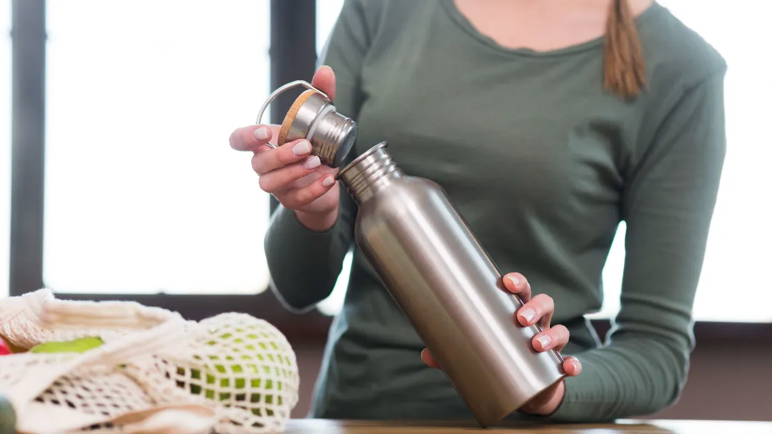 Imagem ilustrativa da notícia: Você sabe limpar a sua garrafinha? Veja como evitar contaminação