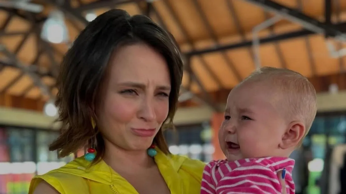 Imagem ilustrativa da notícia: Larissa Manoela celebra primeiro papel como mãe no cinema