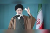 Imagem de arquivo mostra o líder supremo iraniano, Ali Khamenei, durante pronunciamento oficial em Teerã.