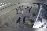 Grupo quebrou vidraças a pedradas para invadir loja