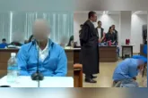 De joelhos e em lágrimas, réu reage no tribunal após júri popular absolvê-lo das acusações, ao reconhecer que ele agiu para proteger a filha de agressões do companheiro.