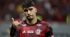 Flamengo avança em negociações para trazer Lucas Paquetá de volta, mas enfrenta desafios financeiros