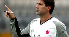 Esta será a terceira passagem do técnico pelo Vasco da Gama. Anteriormente, ele comandou a equipe entre 2005 e 2007, além de retornar em 2008.