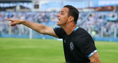 Imagem ilustrativa da notícia: "Temos que fazer dois para valer um", ironiza Júnior Rocha