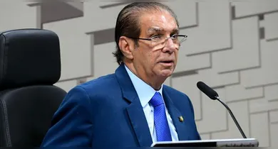 Imagem ilustrativa da notícia: Jader Barbalho recebe alta médica após internação em Belém