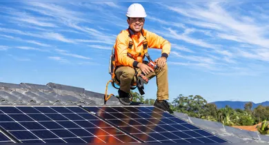 Imagem ilustrativa da notícia: Energia solar: profissão em alta no Brasil com ganhos de até R$ 8 mil