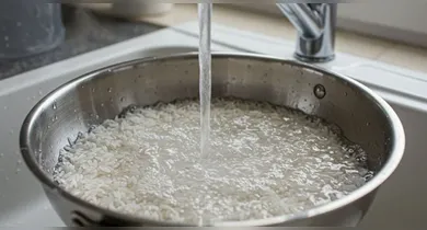 Imagem ilustrativa da notícia: Lavar arroz antes de cozinhar: necessidade ou excesso de cuidado? 