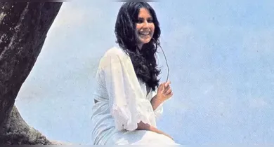 Imagem ilustrativa da notícia: Fafá de Belém celebra 49 anos de disco com foto em Mosqueiro