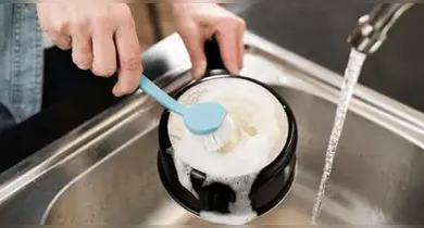 Imagem ilustrativa da notícia: Aprenda técnicas para remover queimaduras de panelas