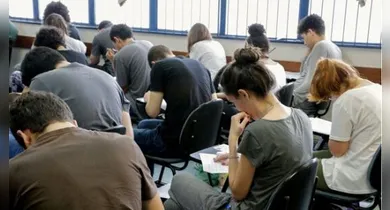Imagem ilustrativa da notícia: Universidade abre vagas para níveis médio e superior; salário pode passar de R$ 6 mil
