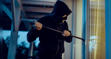 Imagem ilustrativa da notícia: Menino de 12 anos pula janela e ajuda polícia a prender assaltante nos EUA