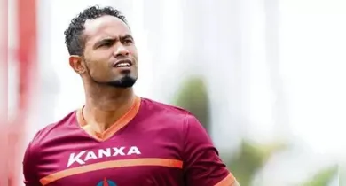 Imagem ilustrativa da notícia: Goleiro Bruno volta ao futebol e clube perde patrocinador