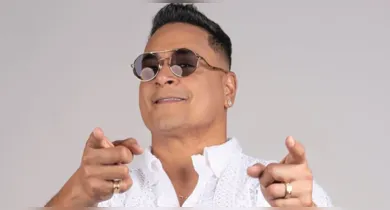 Imagem ilustrativa da notícia: Xanddy Harmonia é internado em Salvador após quadro de infecção