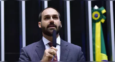 Imagem ilustrativa da notícia: PF determina que Eduardo Bolsonaro reassuma cargo de escrivão