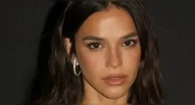 Imagem ilustrativa da notícia: Bruna Marquezine ignora repórter em aeroporto e reação repercute