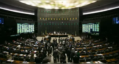 Imagem ilustrativa da notícia: Lula sanciona reajuste a servidores do Legislativo e veta penduricalhos