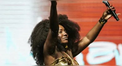 Imagem ilustrativa da notícia: Adriana Araújo sofre aneurisma cerebral e está em estado gravíssimo