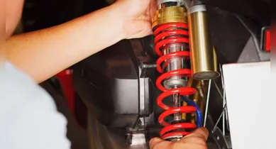 Imagem ilustrativa da notícia: 10 sinais de que o amortecedor da sua moto precisa de troca