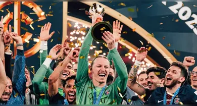 Imagem ilustrativa da notícia: Herói do PSG, Safonov fraturou a mão contra o Flamengo