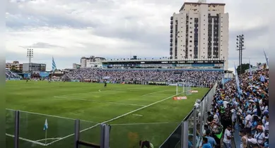 Imagem ilustrativa da notícia: Paysandu realiza reparos no gramado da Curuzu para 2026