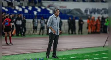 Imagem ilustrativa da notícia: Remo: Osorio defende uso de zagueiros nas laterais e se irrita