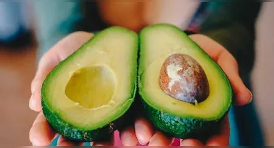 Imagem ilustrativa da notícia: Abacate solta o intestino ou prende? Nutricionistas explicam