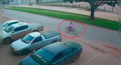 Imagem ilustrativa da notícia: Vídeo: polícia busca motorista que atropelou servente e fugiu