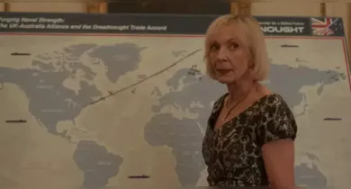 Imagem ilustrativa da notícia: Cena de 'A Diplomata' explica o interesse de Trump pela Groenlândia