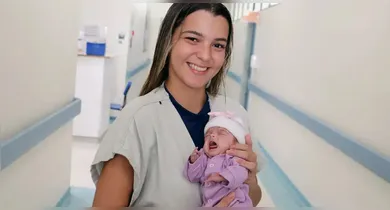 Imagem ilustrativa da notícia: Bebê que nasceu com 500 gramas recebe alta após quase 4 meses na Santa Casa