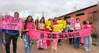 Imagem ilustrativa da notícia: Alunos de Morada Nova caminham pelo fim da violência à mulher