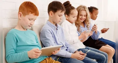 Imagem ilustrativa da notícia: Nova lei reforça proteção de crianças e jovens na internet