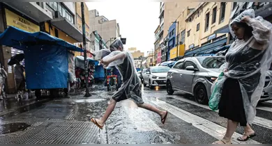 Imagem ilustrativa da notícia: O que molha menos, andar ou correr na chuva? Saiba a resposta