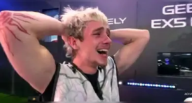 Imagem ilustrativa da notícia: Juliano Floss vence prova e é o primeiro finalista do BBB 26