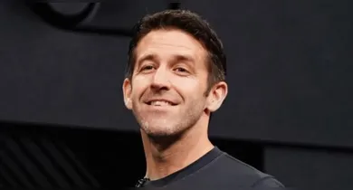 Imagem ilustrativa da notícia: Apple nomeia John Ternus como novo CEO