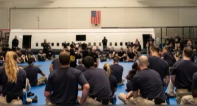 Imagem ilustrativa da notícia: Lutadores do UFC treinam agentes do FBI em evento histórico