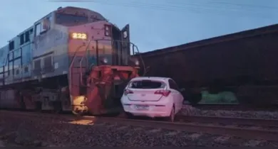 Imagem ilustrativa da notícia: Trem colide com carro na estrada de ferro Carajás em Parauapebas