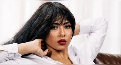 Imagem ilustrativa da notícia: Zaynara homenageia Selena Quintanillas em novo projeto musical