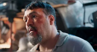 Imagem ilustrativa da notícia: Belo se ajoelha aos pés de Viviane Araújo em cena de Três Graças