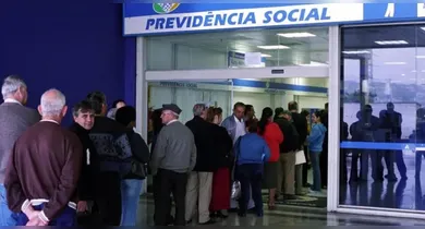 Imagem ilustrativa da notícia: Aposentados que trabalham podem receber bônus do INSS; entenda