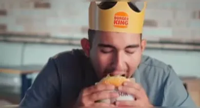 Imagem ilustrativa da notícia: Jovem que foi abandonado no Pico Paraná vira garoto propaganda do Burger King